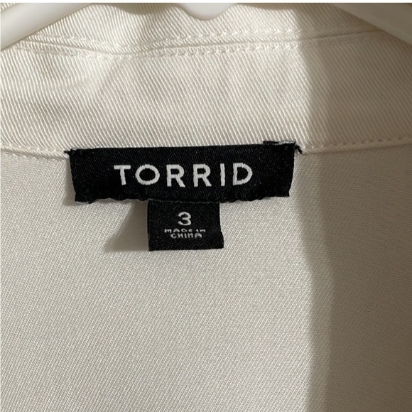 Torrid off White Trench Vest with belt size 3 - Picture 4 of 7